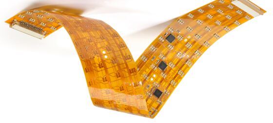 İyi fiyat EING Yüzey Kaplamalı Esnek PCB Kartı, 0.1mm Mini Delikli ve Talep Üzerine Empedans Kontrollü, Sinyal İletimi İçin Tasarlanmıştır çevrimiçi