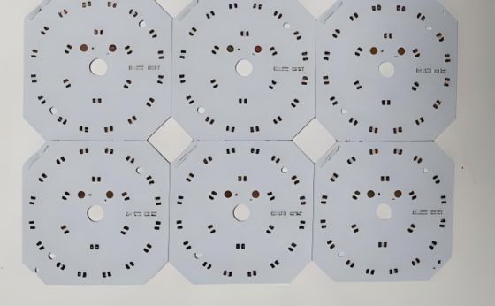 İyi fiyat 1 Layer LED PCB Board With Aluminium Base Board 1OZ And White Soldermask çevrimiçi